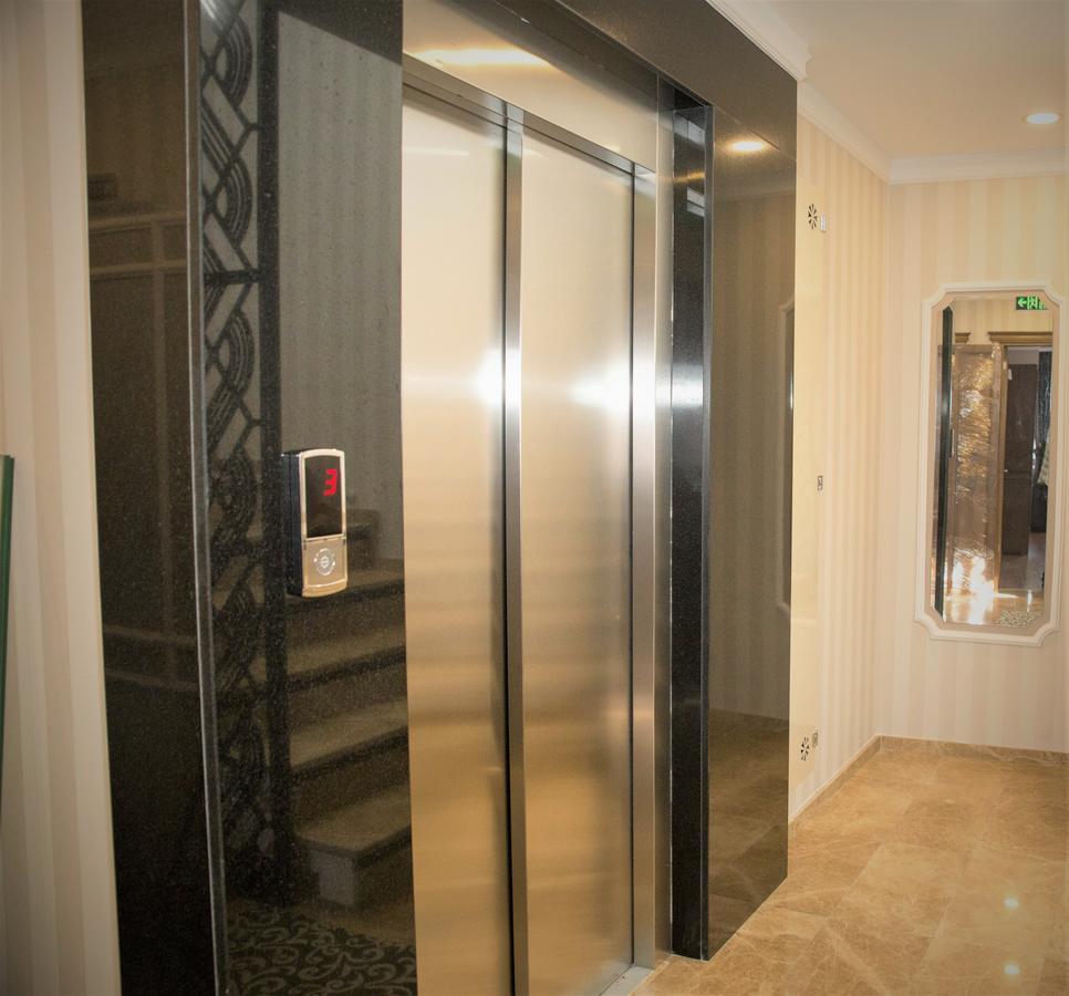 Hotel Ahmet Efendi Konagi Estambul Exterior foto A residential elevator