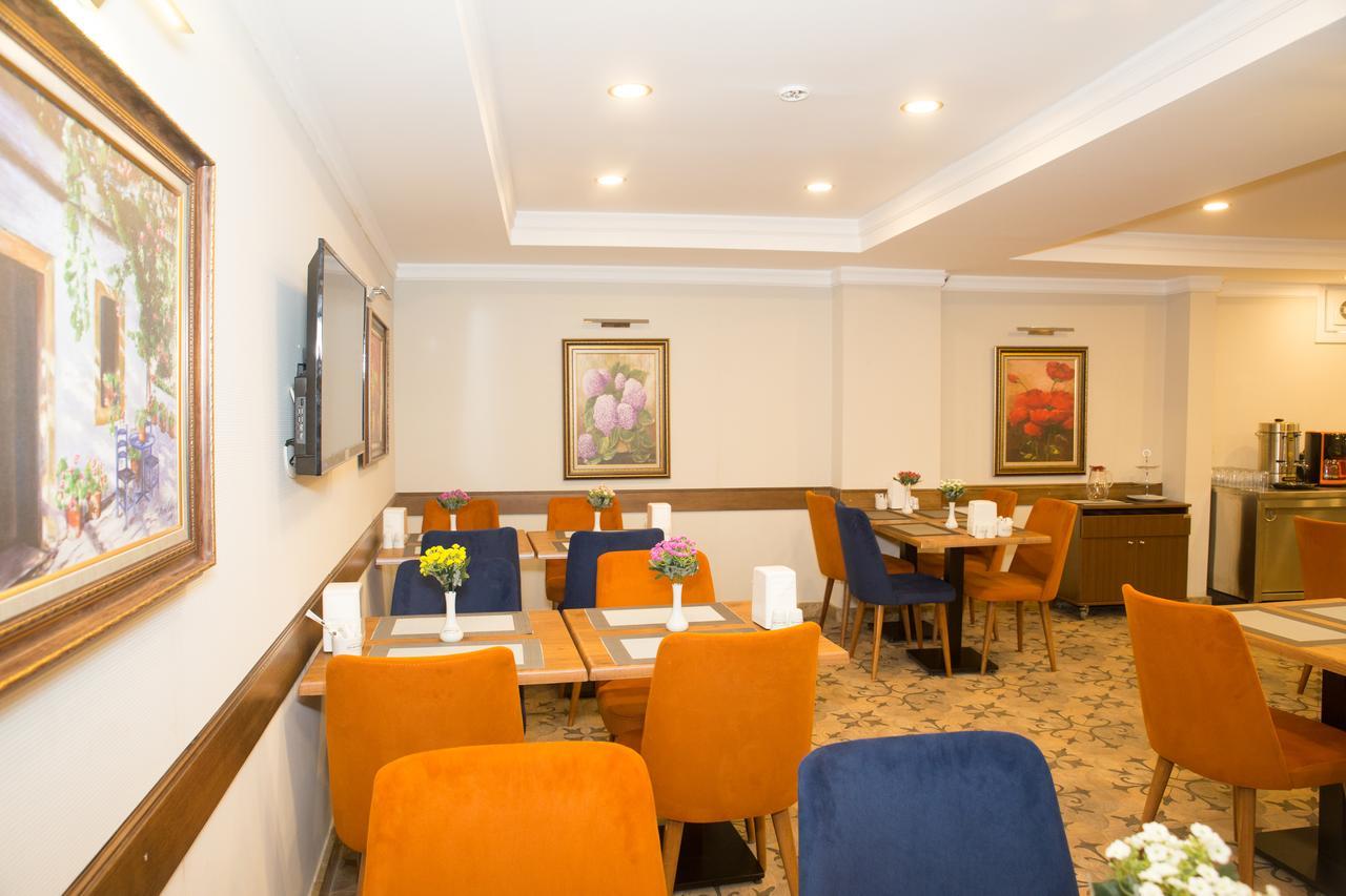 Hotel Ahmet Efendi Konagi Estambul Exterior foto The lounge at Istanbul Atatürk Airport
