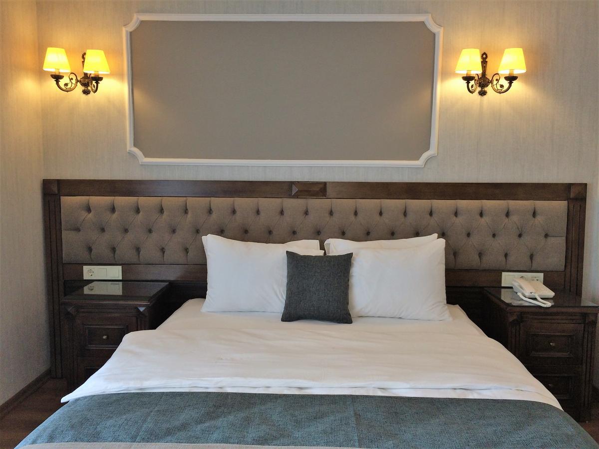 Hotel Ahmet Efendi Konagi Estambul Exterior foto A bedroom at the hotel