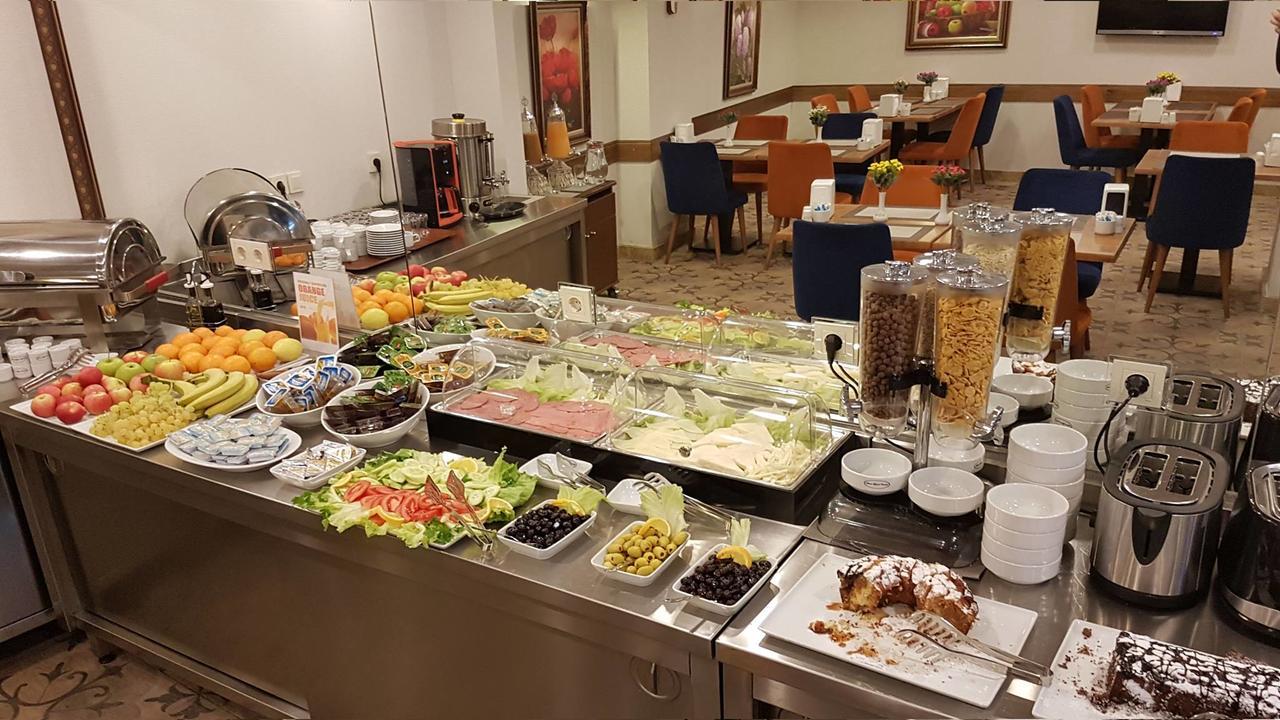 Hotel Ahmet Efendi Konagi Estambul Exterior foto A buffet at a hotel
