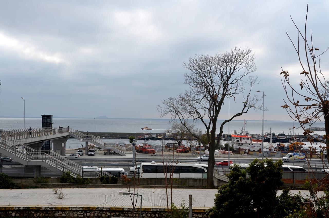 Hotel Ahmet Efendi Konagi Estambul Exterior foto View of the port of Huelva